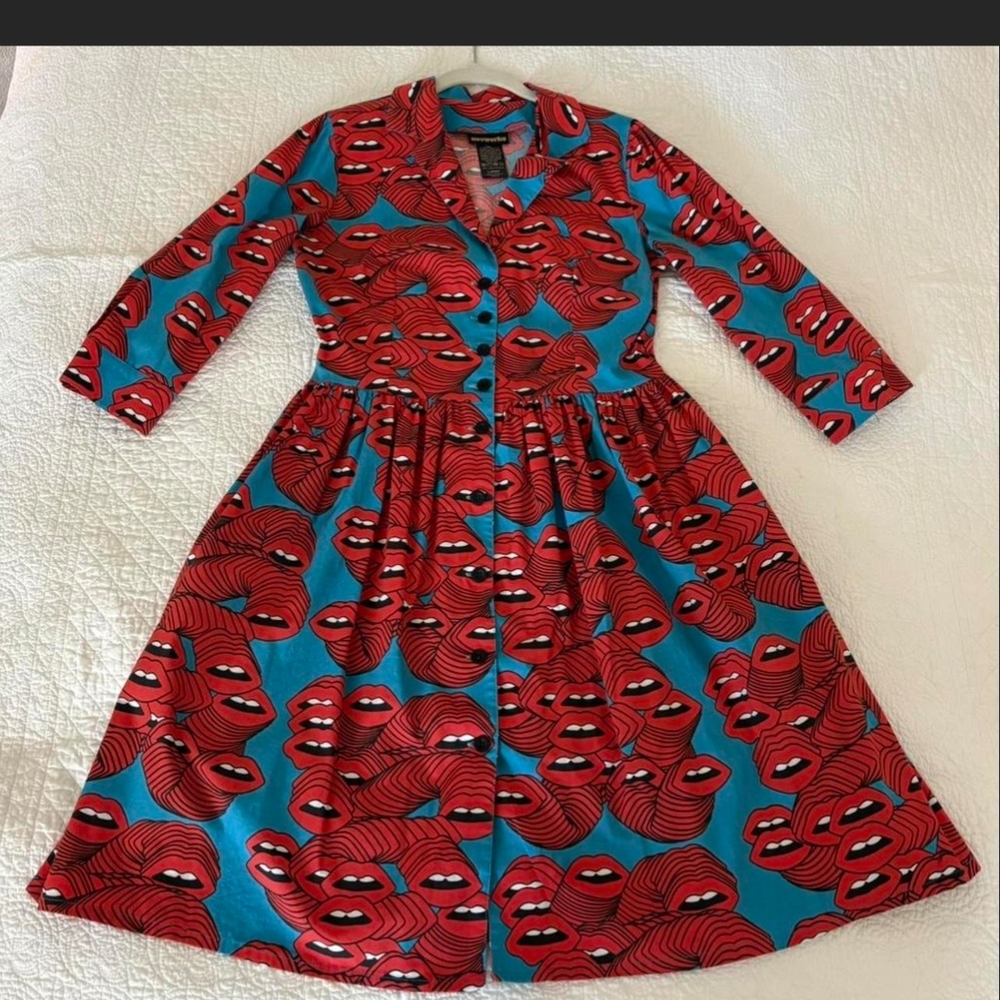 Nooworks Teal Dress with Red Lip Print